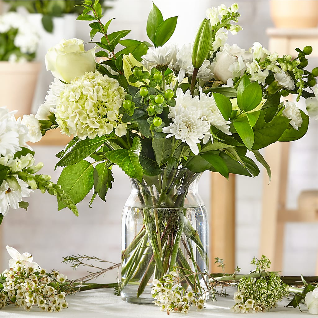 Classic Ivory – A Florist Original – Moonlight Floral, Minneapolis MN