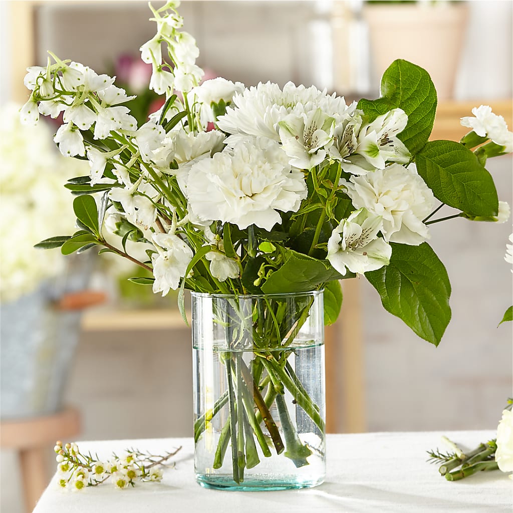 Classic Ivory – A Florist Original – Moonlight Floral, Minneapolis MN