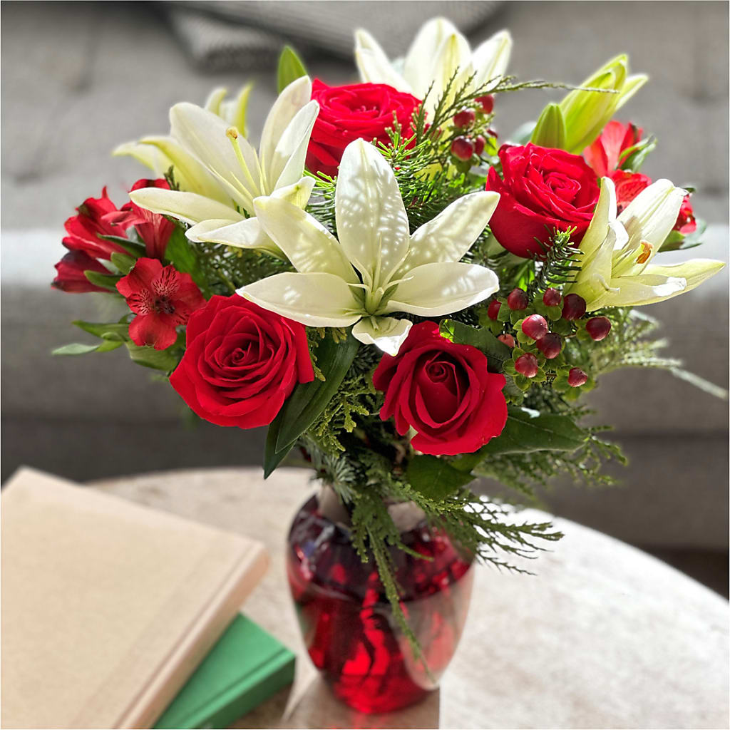 Evergreen Delight Bouquet – Moonlight Floral, Minneapolis MN