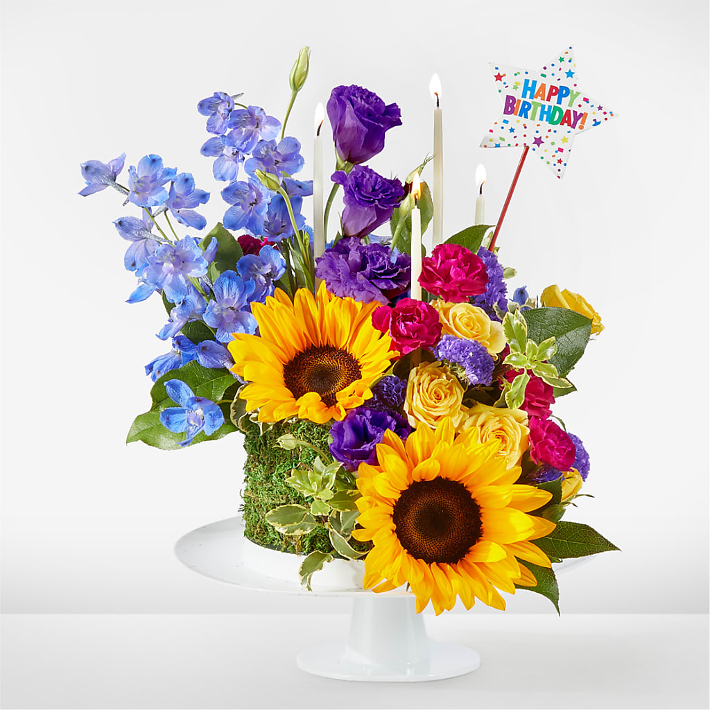 Star of the Day Floral Cake – Moonlight Floral, Minneapolis MN