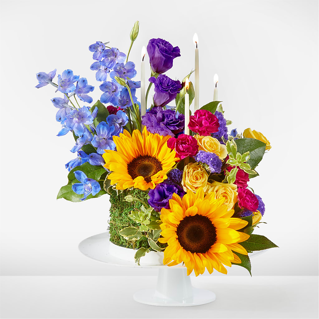 Star of the Day Floral Cake – Moonlight Floral, Minneapolis MN