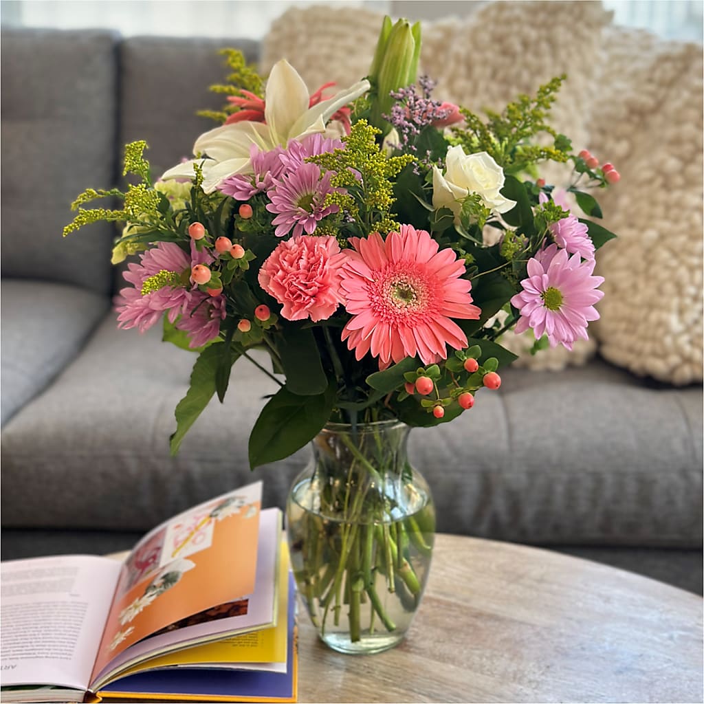Pastel Tradition - A Florist Original –  Moonlight Floral, Minneapolis MN